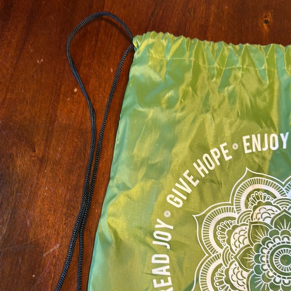 Green Drawstring Bag - Picture 3 of 10